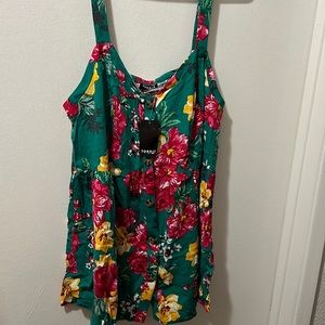 COPY - Torrid- flower top-size 00